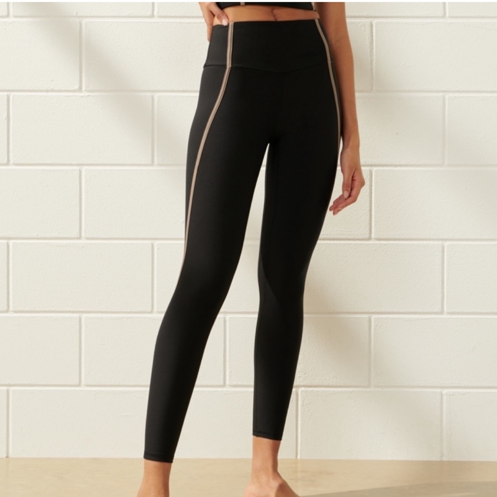 Abercrombie & Fitch YPB sculptLUX Curve Love 7/8-Length Leggings